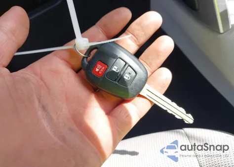 2022 Toyota Corolla Cross L из США, поврежденный, VIN 7MUAAAAG5NV035324